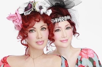世界で一つだけの激レア」叶姉妹が愛用私物を公開→「目の保養