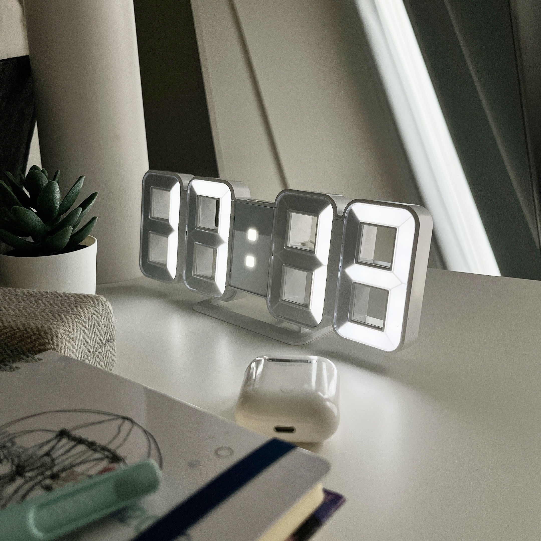 IKEA(イケア)のおすすめインテリア「NOLLÅTTA ノルオッタ目覚まし時計」