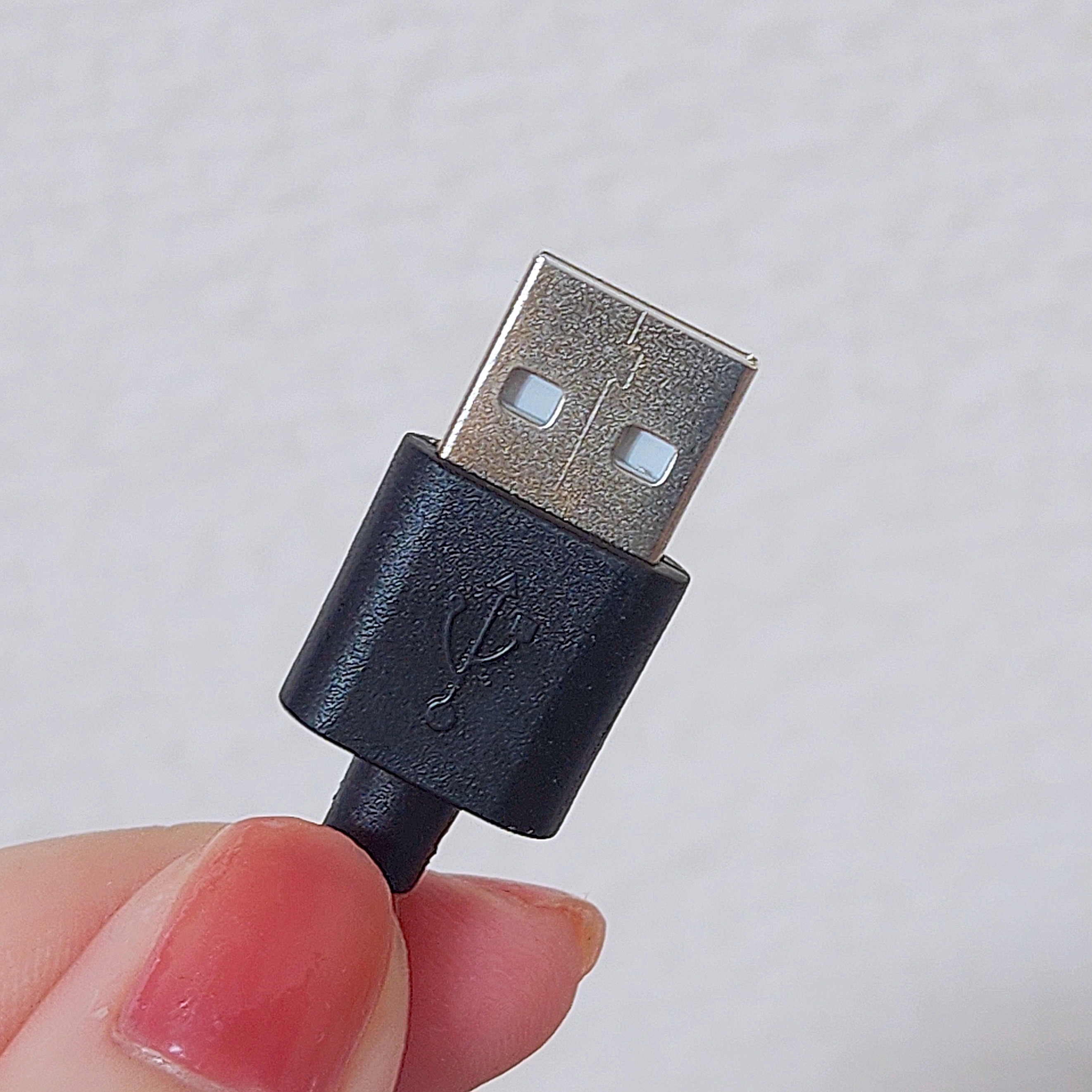 ニトリのおすすめ雑貨「【デコホーム商品】LEDデジタル時計（クラウドガタ S758）」