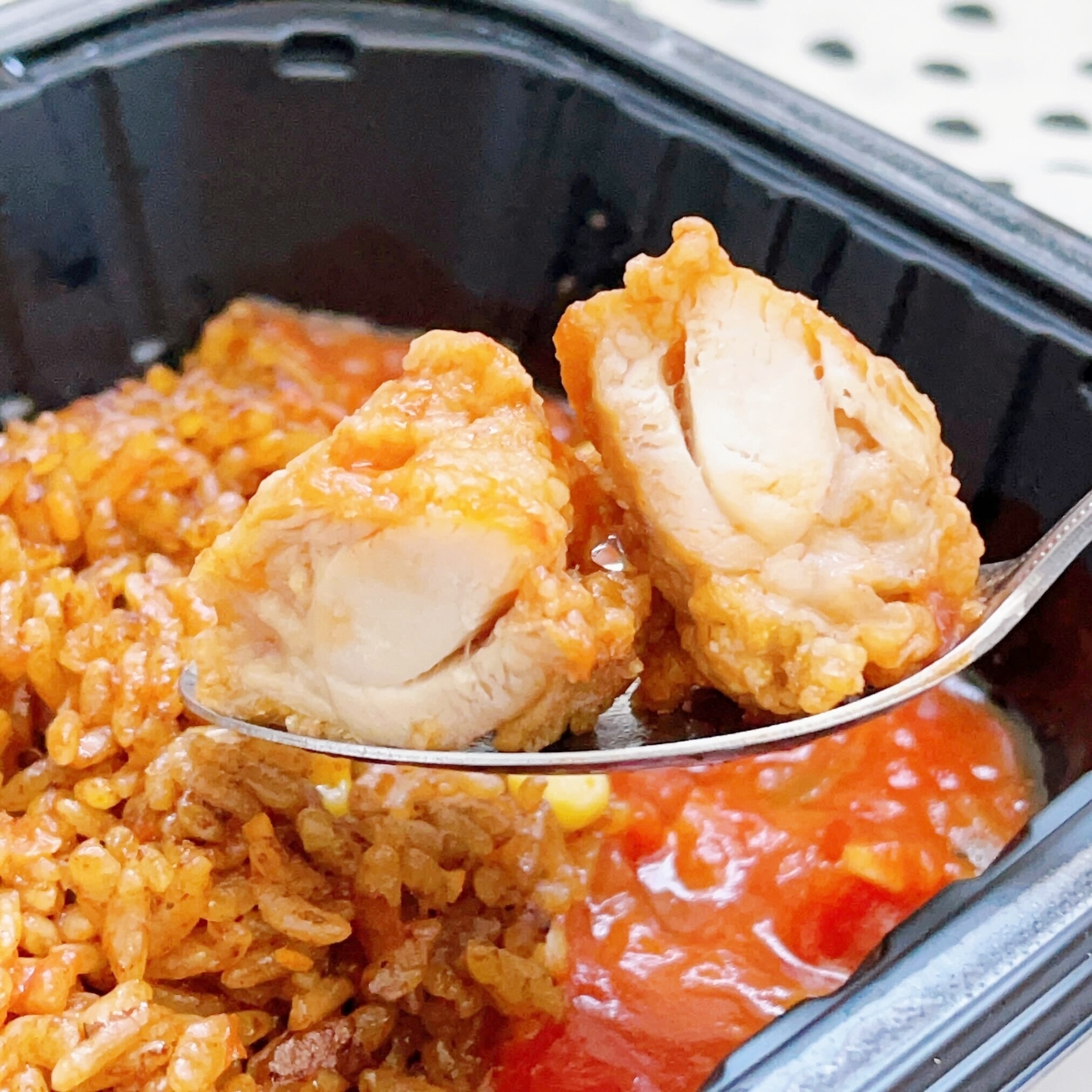 FamilyMart(ファミリーマート)のオススメの冷凍食品「スパイシーな味わい辛旨ジャンバラヤ」