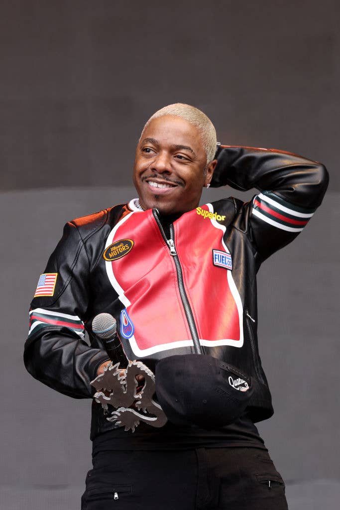 Close-up of Sisqó performing
