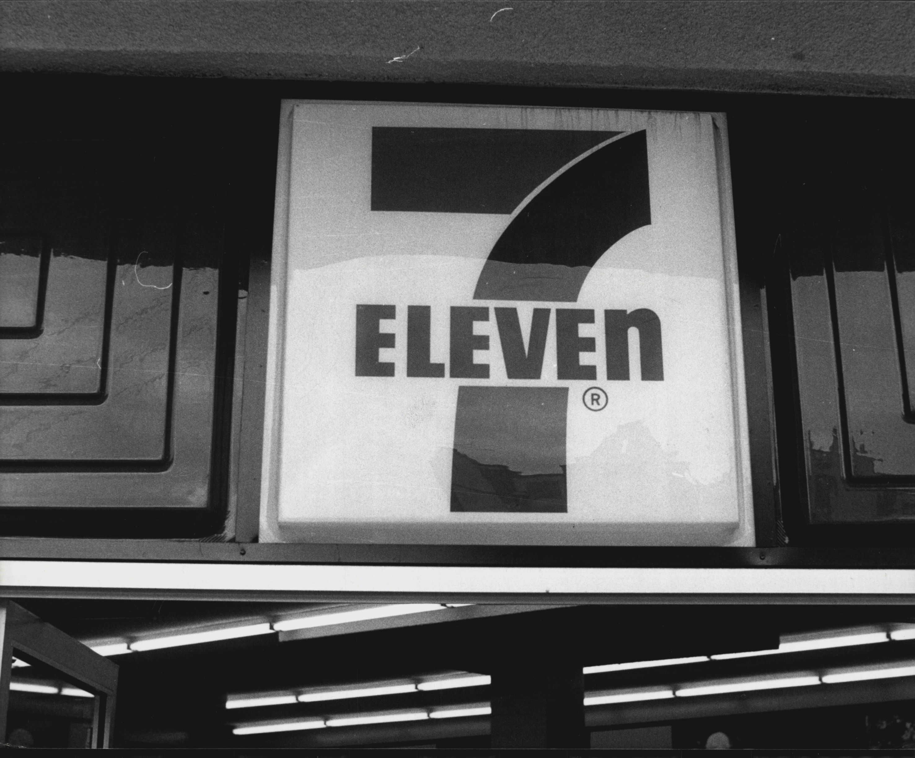 Close-up of the 7-Eleven logo