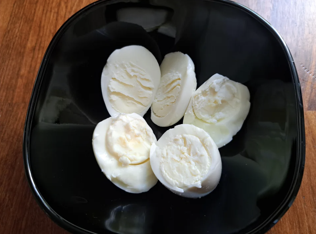 Boiled eggs with white yolks