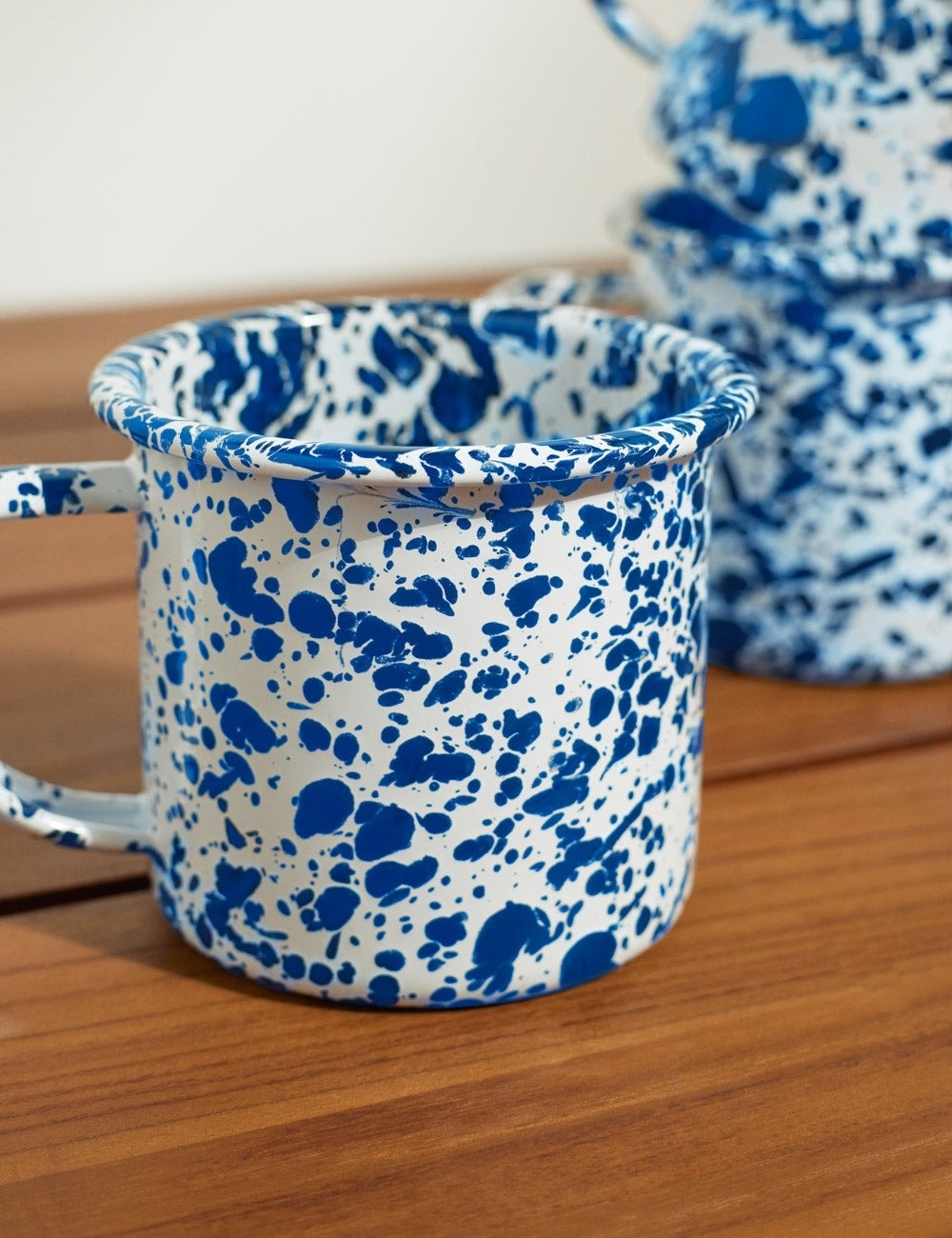 close up of the blue splattered mug