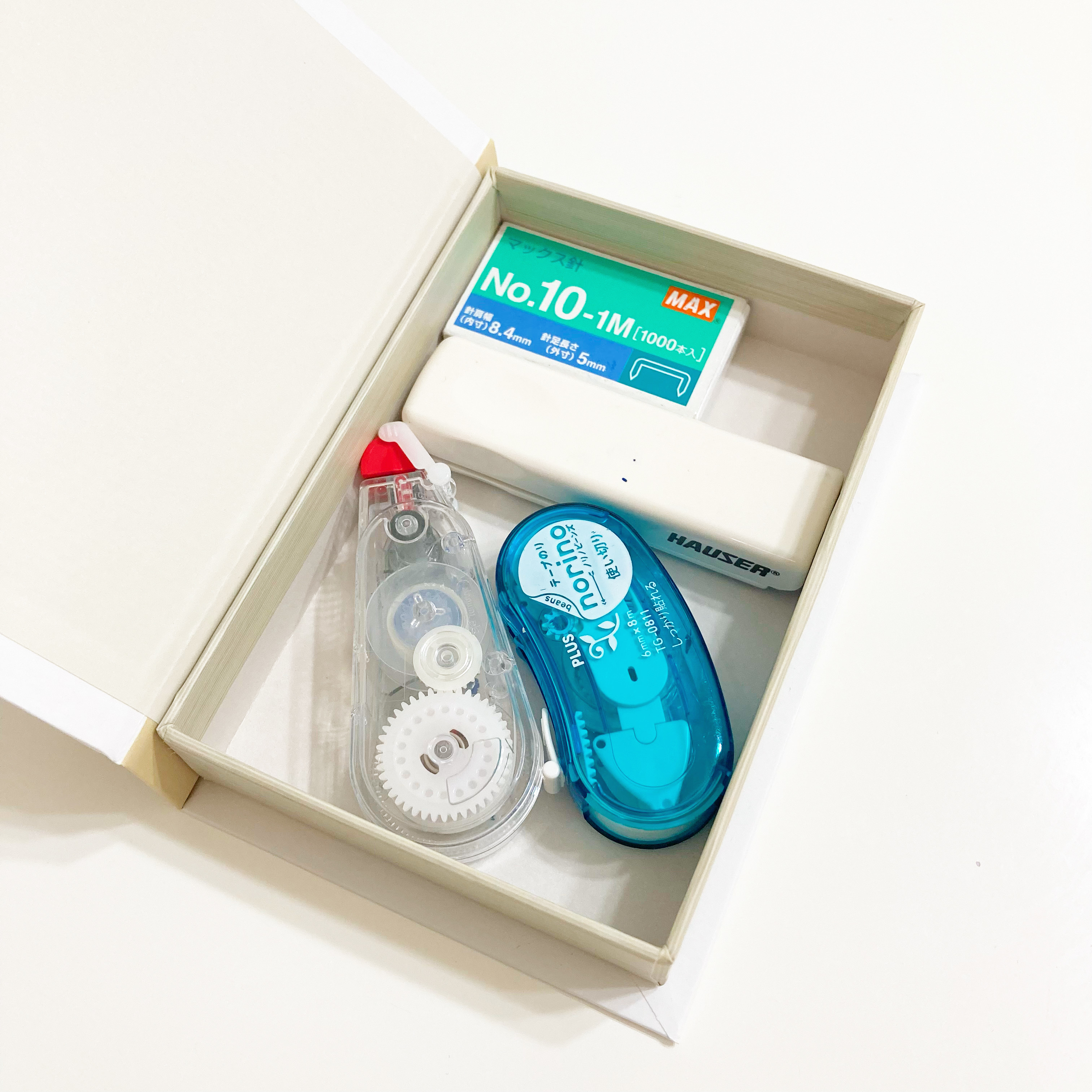 DAISO(ダイソー)の収納アイテム「インテリアブック型収納(A、3サイズ)」