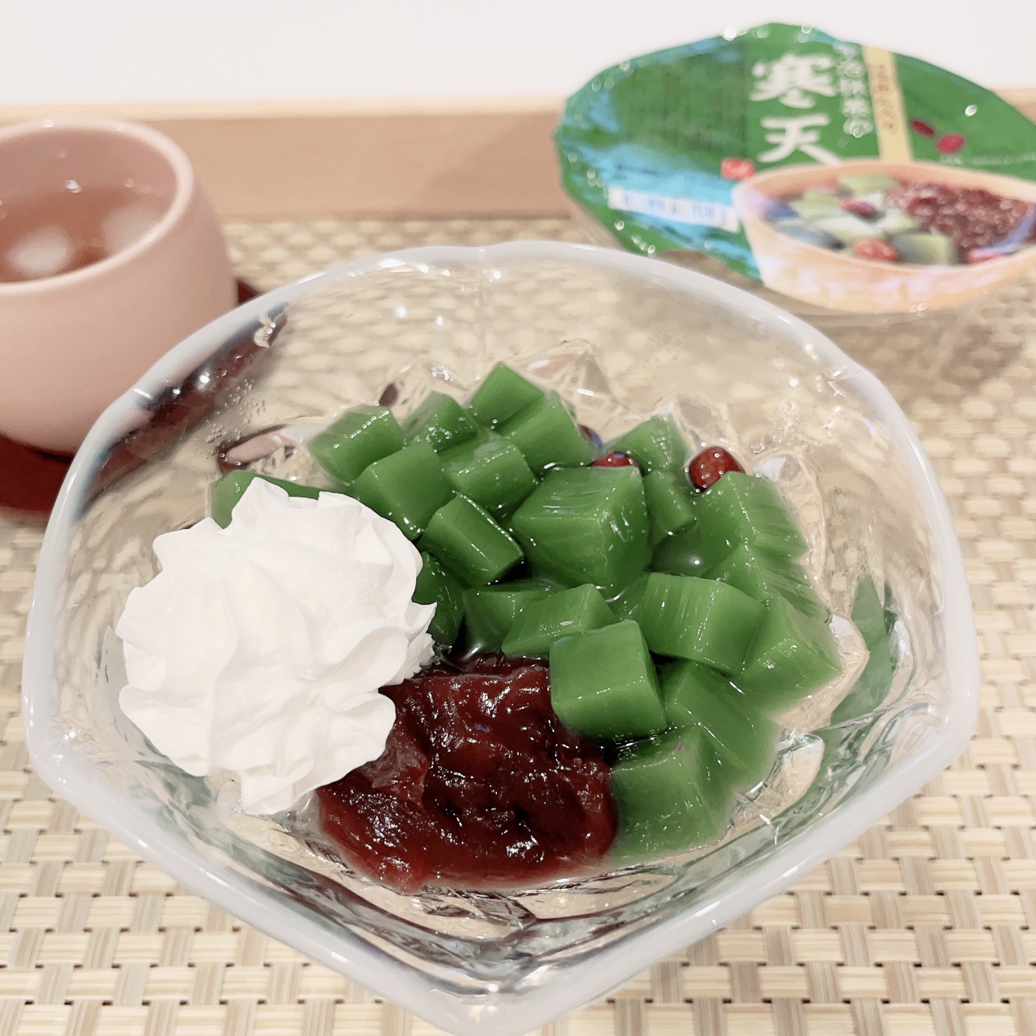 KALDI（カルディ）のオススメのスイーツ「つぶあん入り 宇治抹茶の寒天」