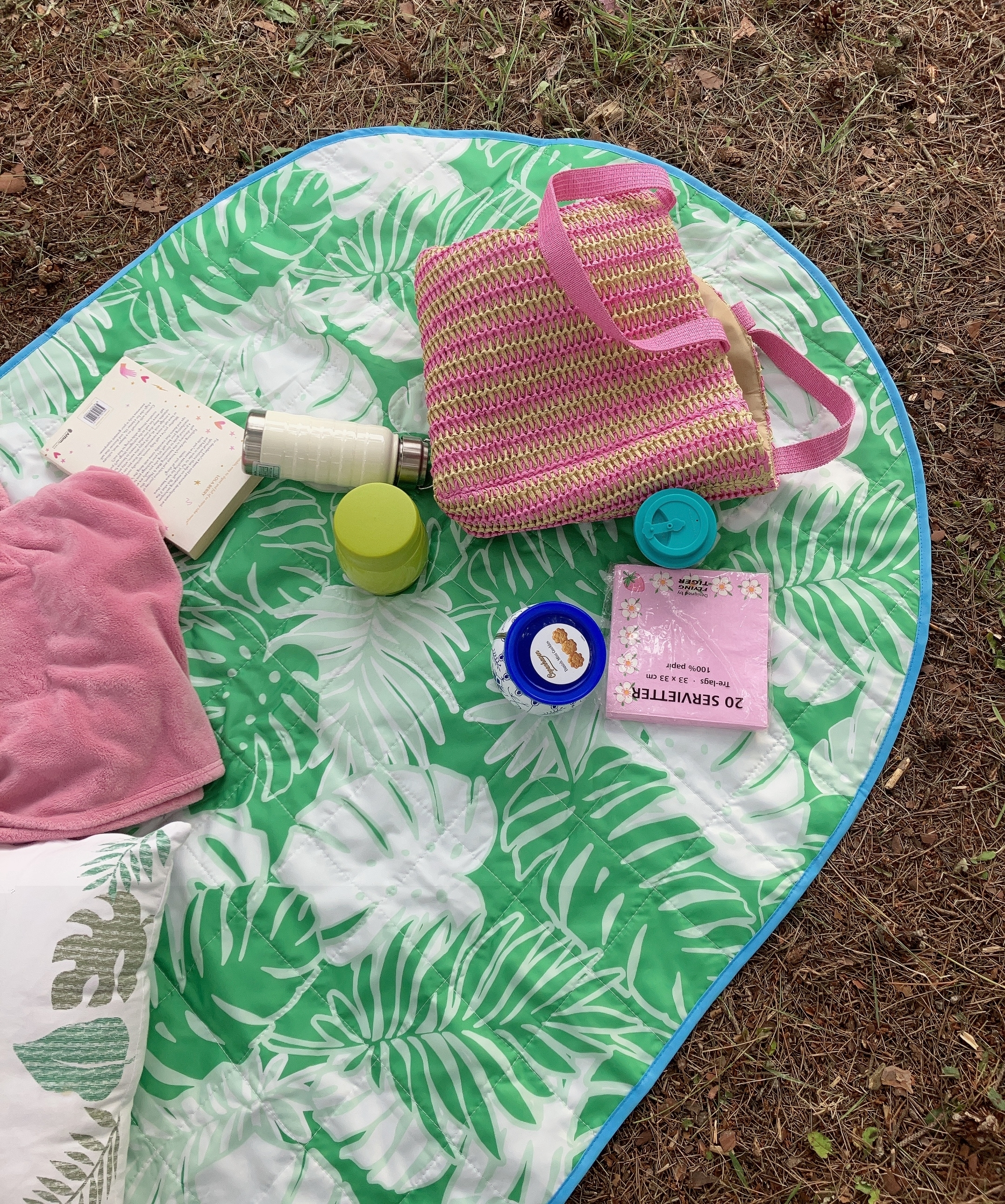 IKEA（イケア）のおすすめアウトドアグッズ「STRANDÖN ストランドン レジャーシート」