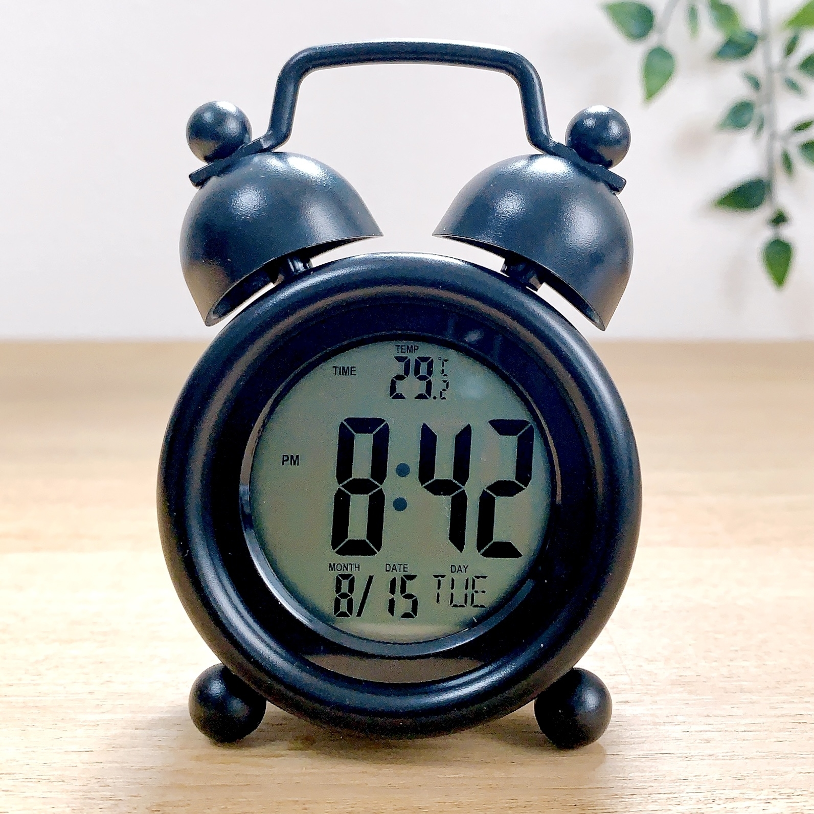 DAISO（ダイソー）のおすすめの便利グッズ「デジタルクロック5WAY」