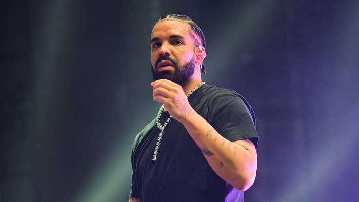 Watch Drake Jokingly Tell Crowd Travis Scott Couldn't Make Show | Complex