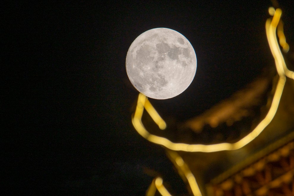16 Photos Of The Blue Supermoon From Around The World