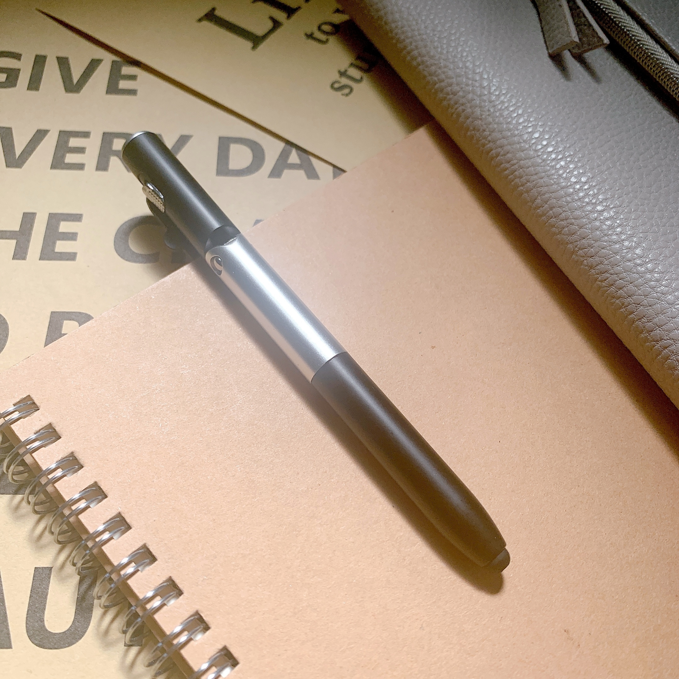 DAISO（ダイソー）のおすすめの便利グッズ「タッチペン（4 in 1）」