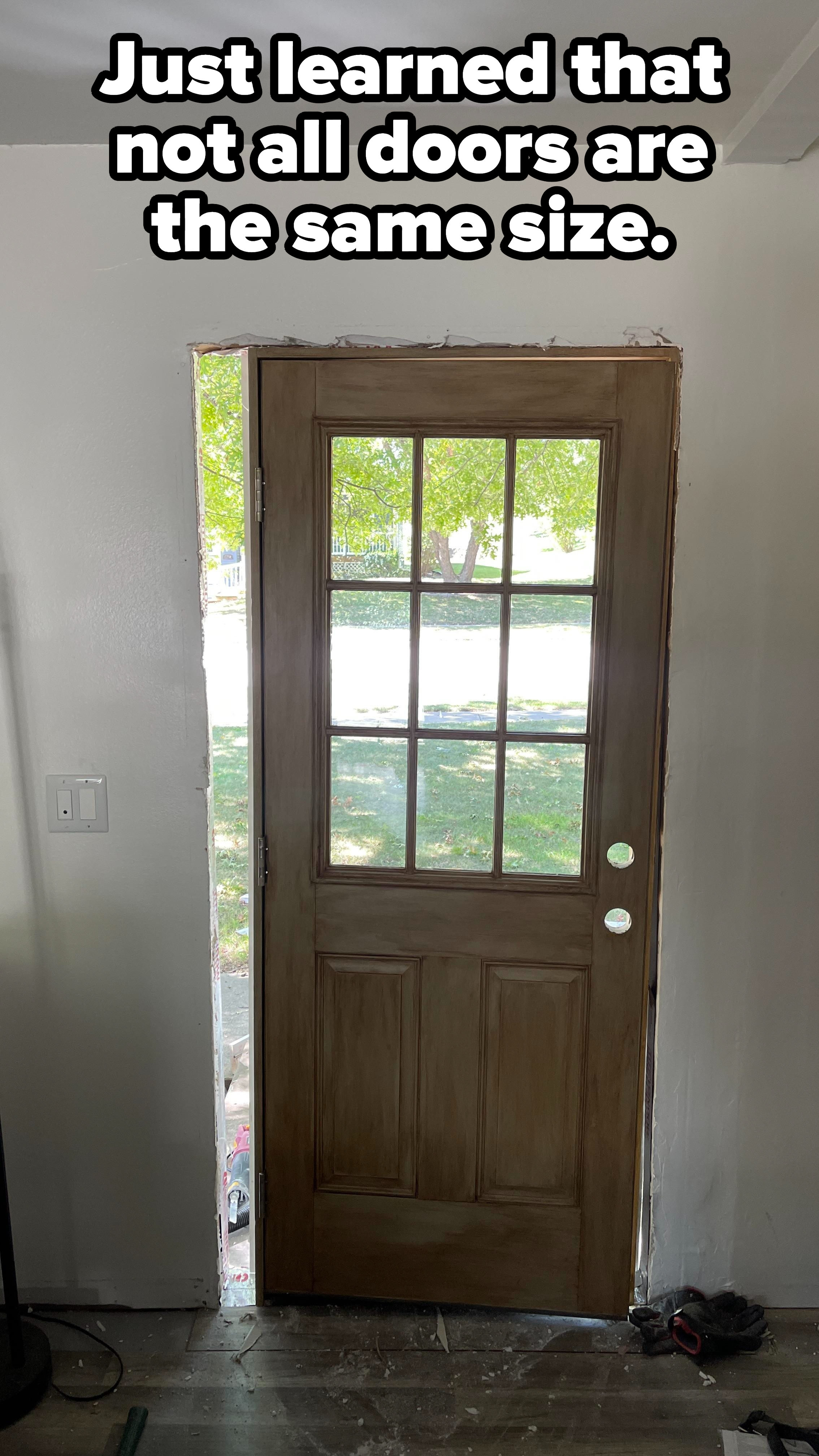 A front door that doesn&#x27;t fit into the space