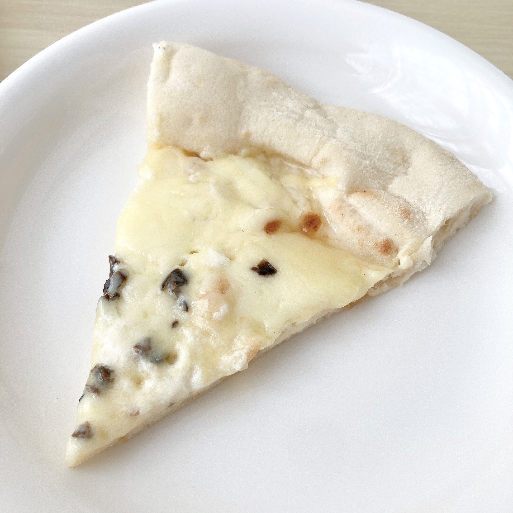 SEIYU(西友)のオススメのピザ「もっちり発酵生地を楽しむ ピッツァ トリュフ香る 5種のチーズ 1枚」