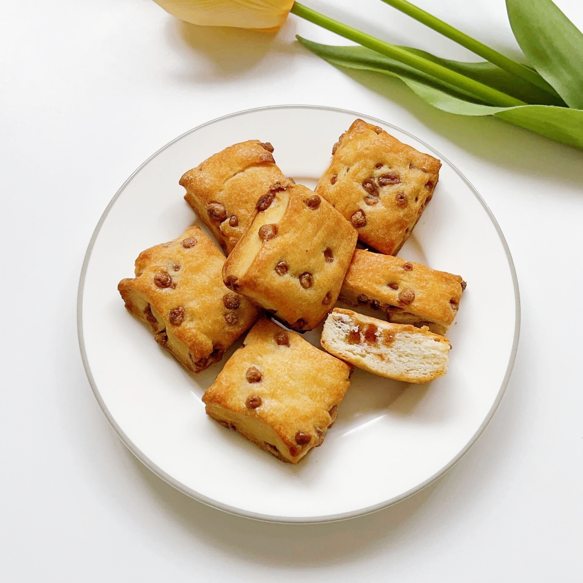 FamilyMart(ファミリーマート)のオススメのスイーツ「生スコーン6個入(キャラメル)」