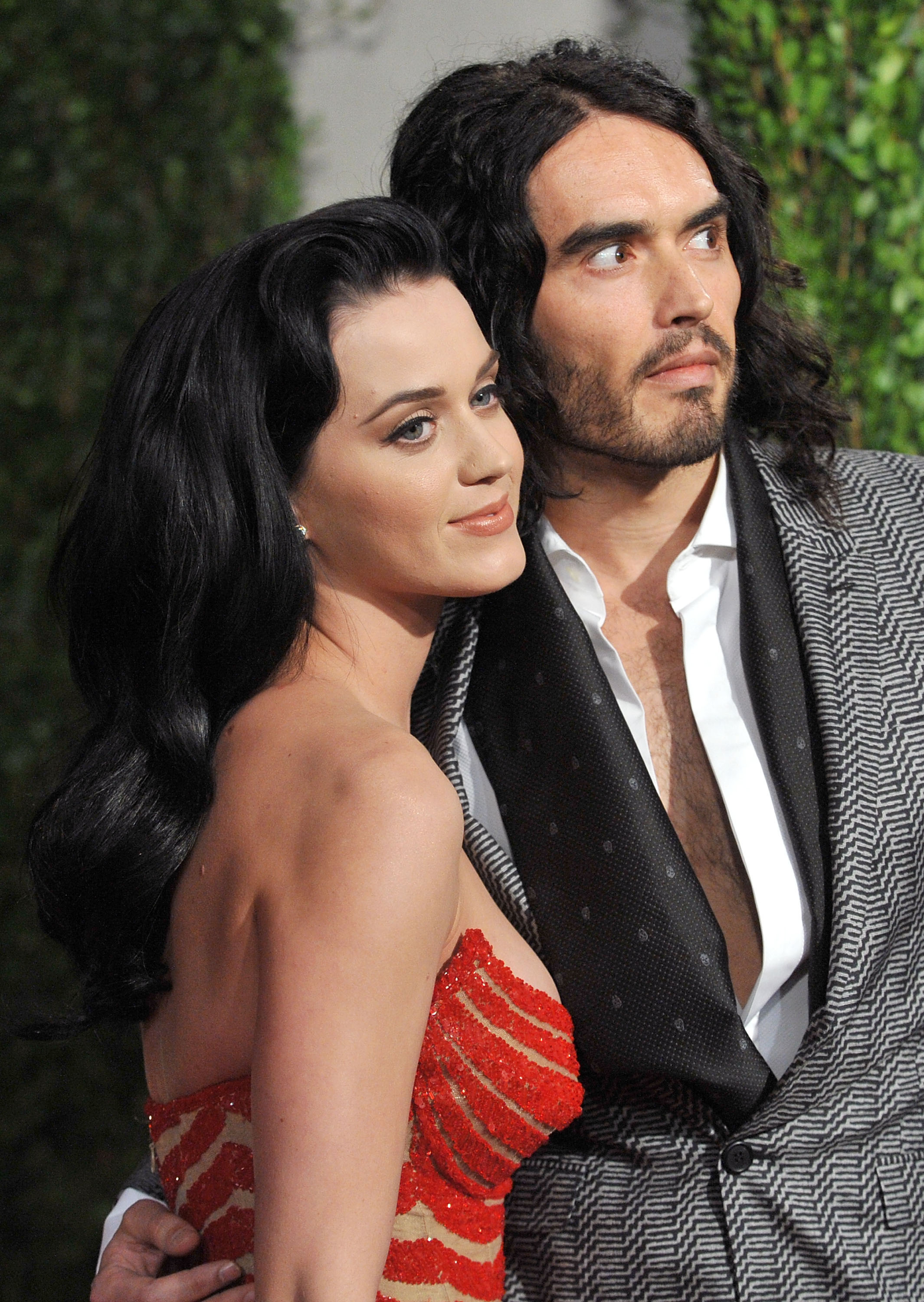 Closeup of Katy Perry and Russell Brand