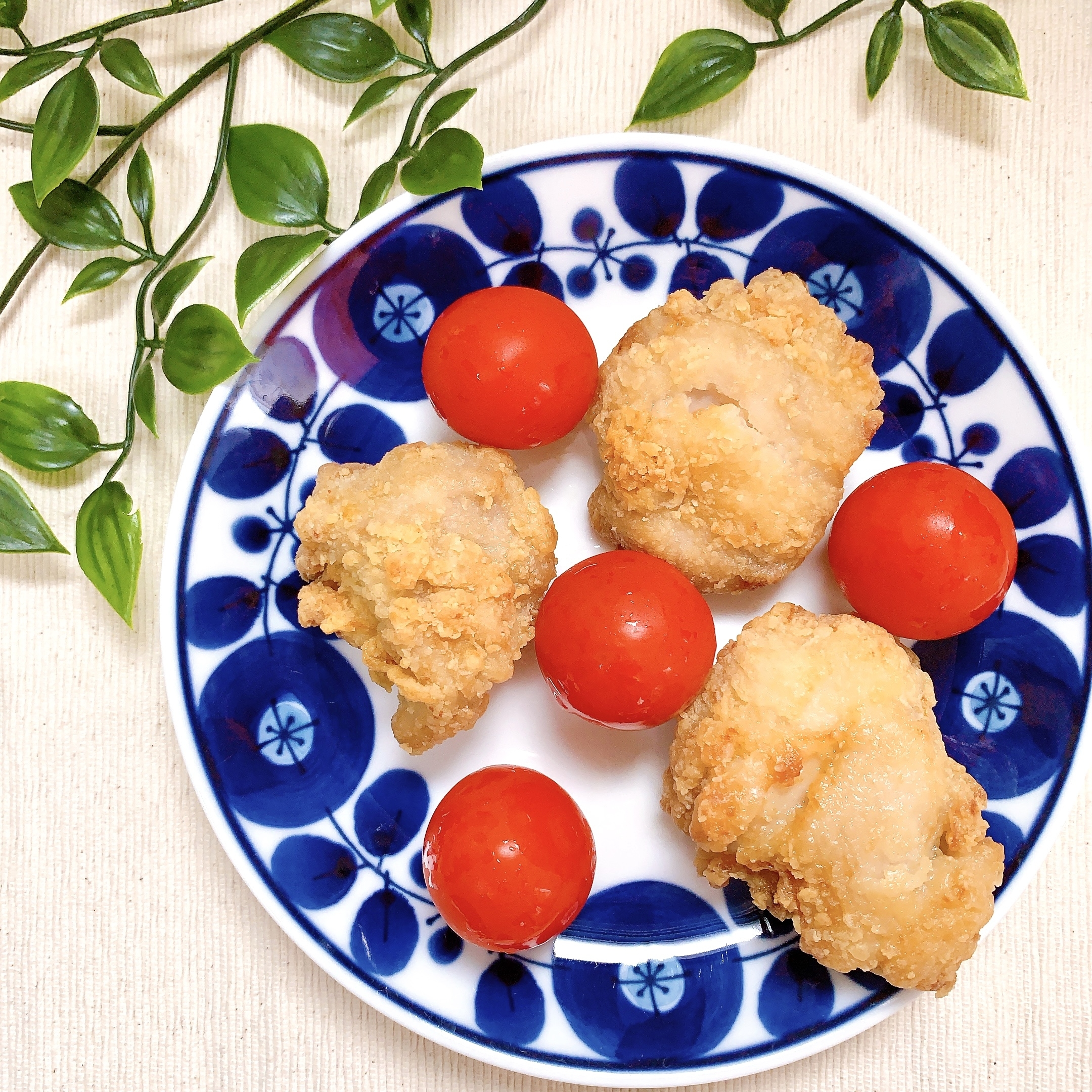 FamilyMart（ファミリーマート）のおすすめの冷凍食品「あごだしの旨み若鶏の唐揚げ（塩）」
