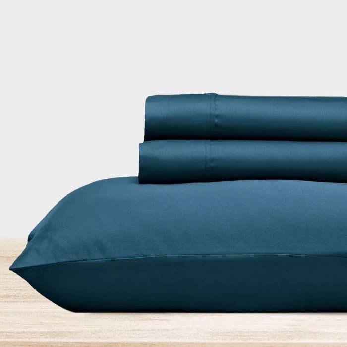 Dark blue bed sheet set