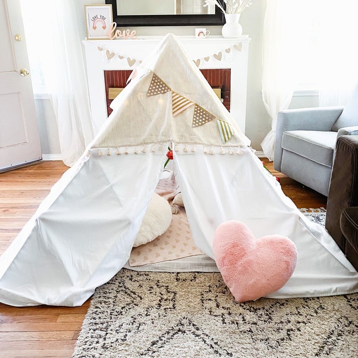 a reviewer photo of the fort built into a pyramid with a sheet on top