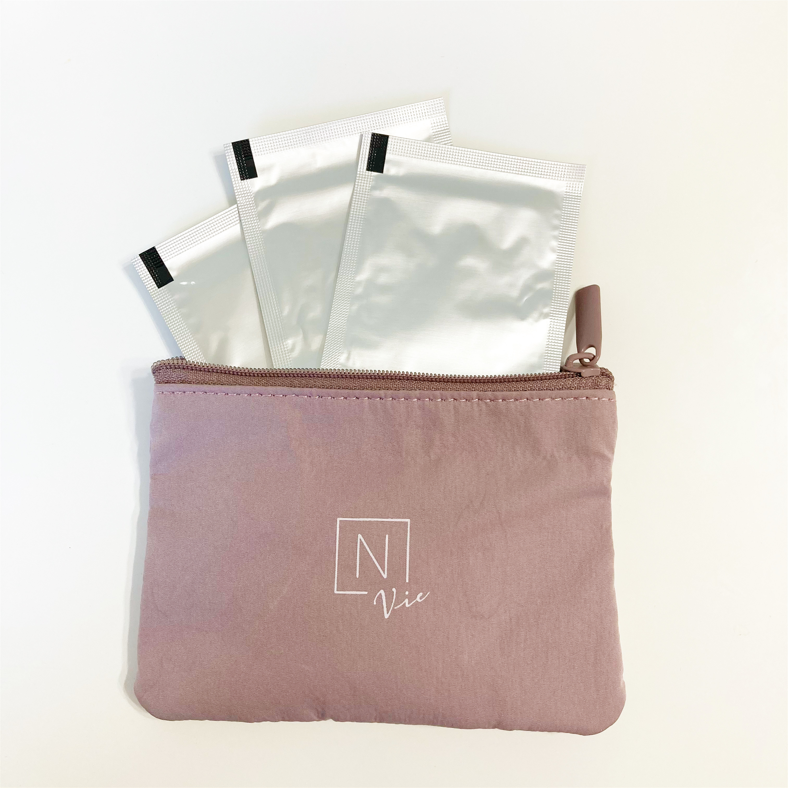 DAISO（ダイソー）の便利アイテム「スマホクリーナー（ウェットティッシュタイプ、15包）」