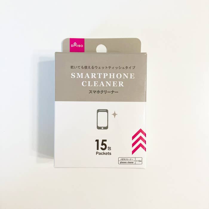 DAISO（ダイソー）の便利アイテム「スマホクリーナー（ウェットティッシュタイプ、15包）」