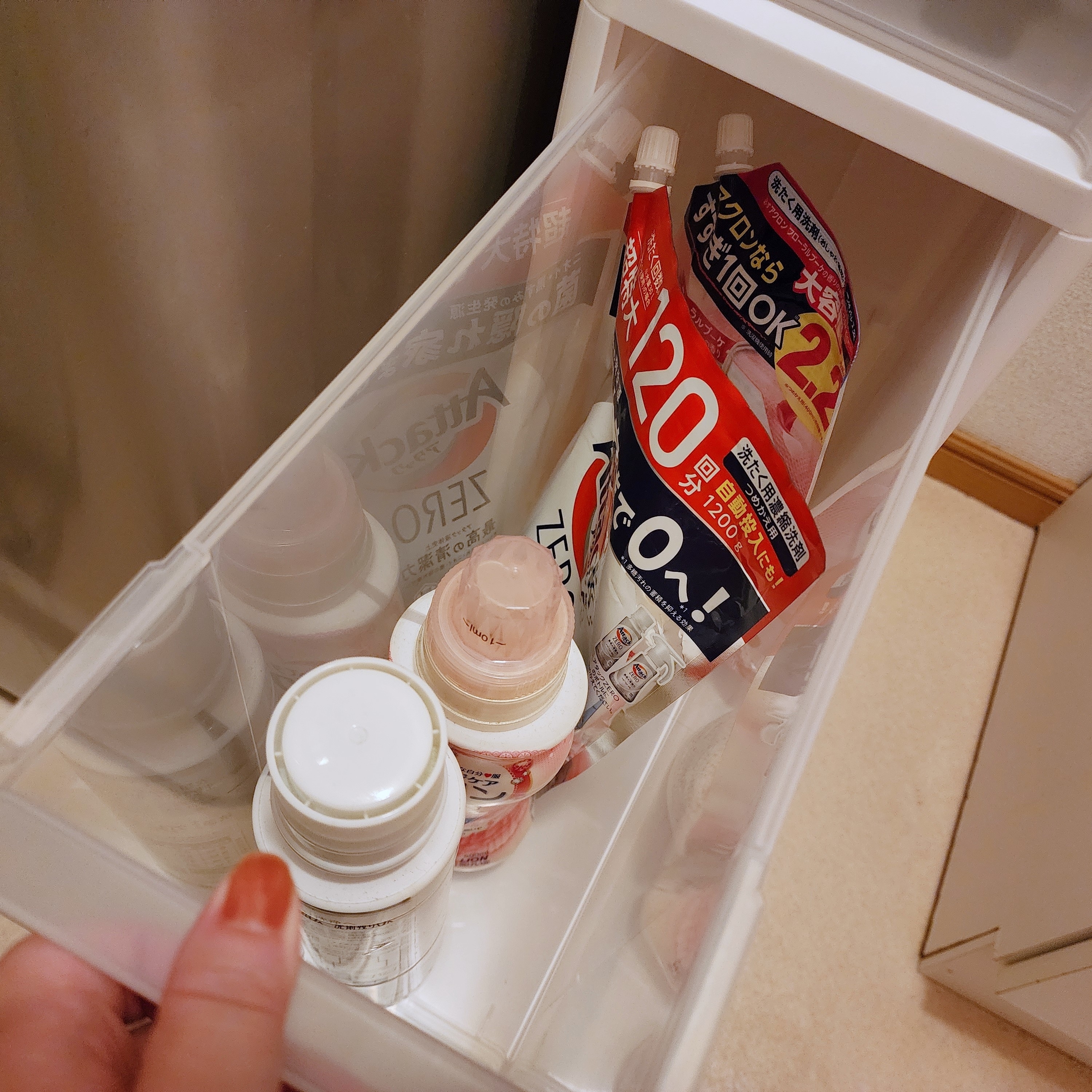 ニトリのおすすめ収納「中身が判別しやすい スリムストッカー 3段(マルチ分割)」