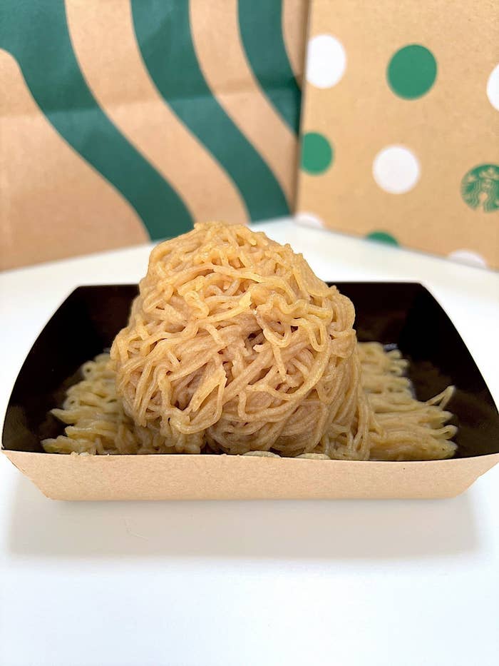 スタバのオススメの商品「手絞り栗のモンブラン」