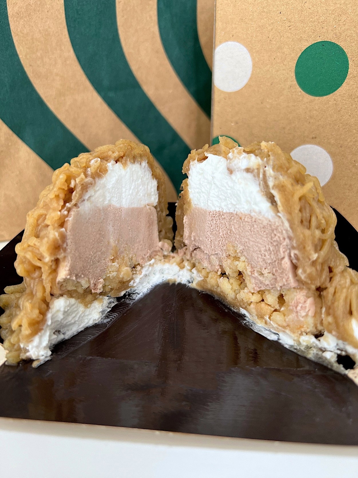 スタバのオススメの商品「手絞り栗のモンブラン」