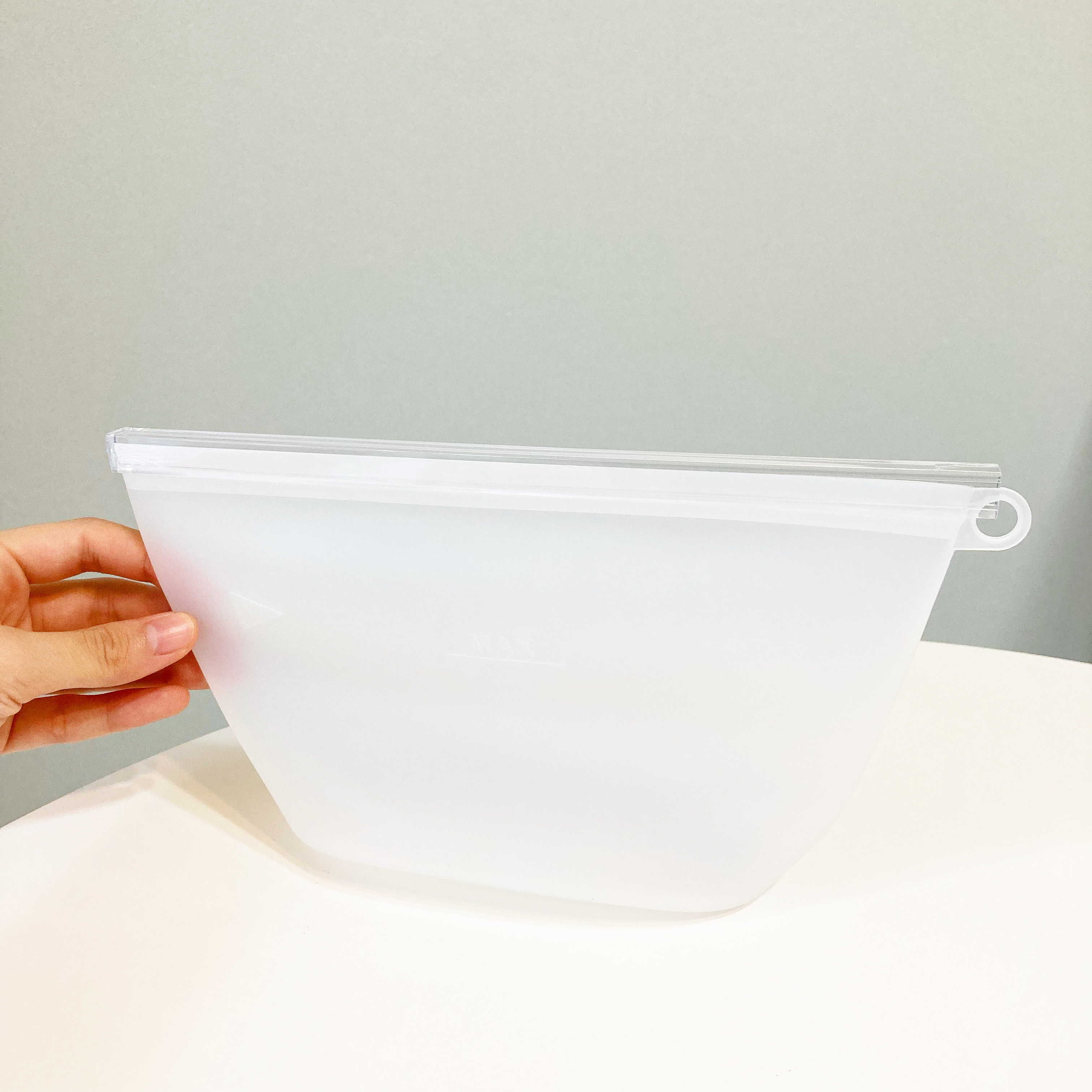 DAISO(ダイソー)のキッチンアイテム「シリコーン保存袋(680ML)」