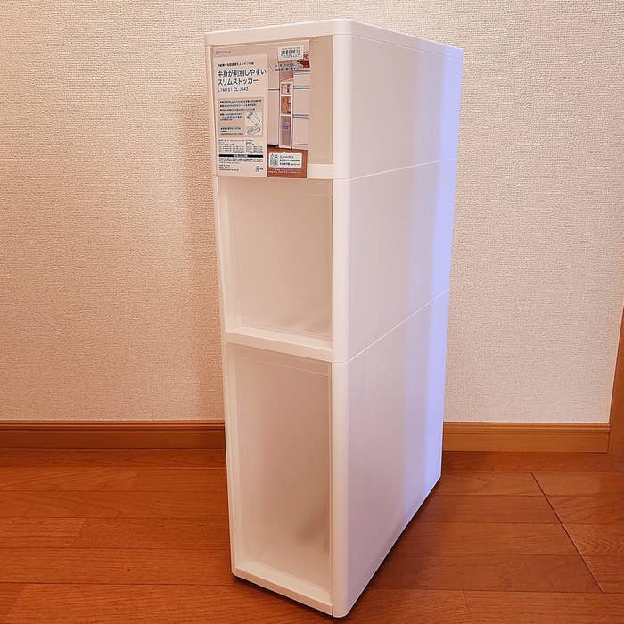 ニトリのおすすめ収納「中身が判別しやすい スリムストッカー 3段（マルチ分割）」