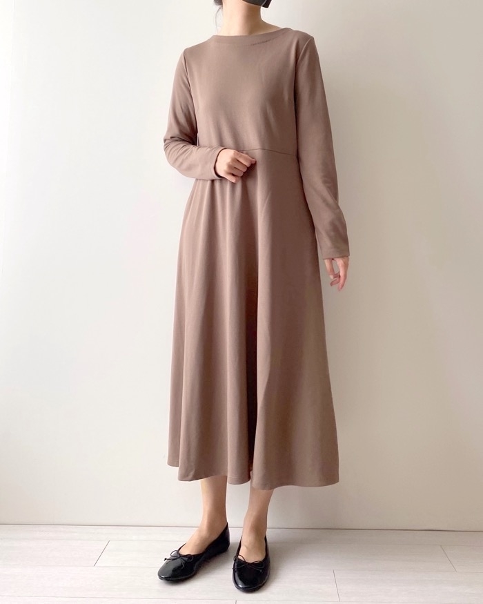 UNIQLO（ユニクロ）のおすすめワンピース「ポンチフレアワンピース（長袖・標準丈・111.5～122cm）」