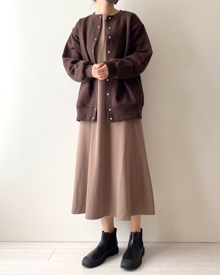 UNIQLO（ユニクロ）のおすすめワンピース「ポンチフレアワンピース（長袖・標準丈・111.5～122cm）」