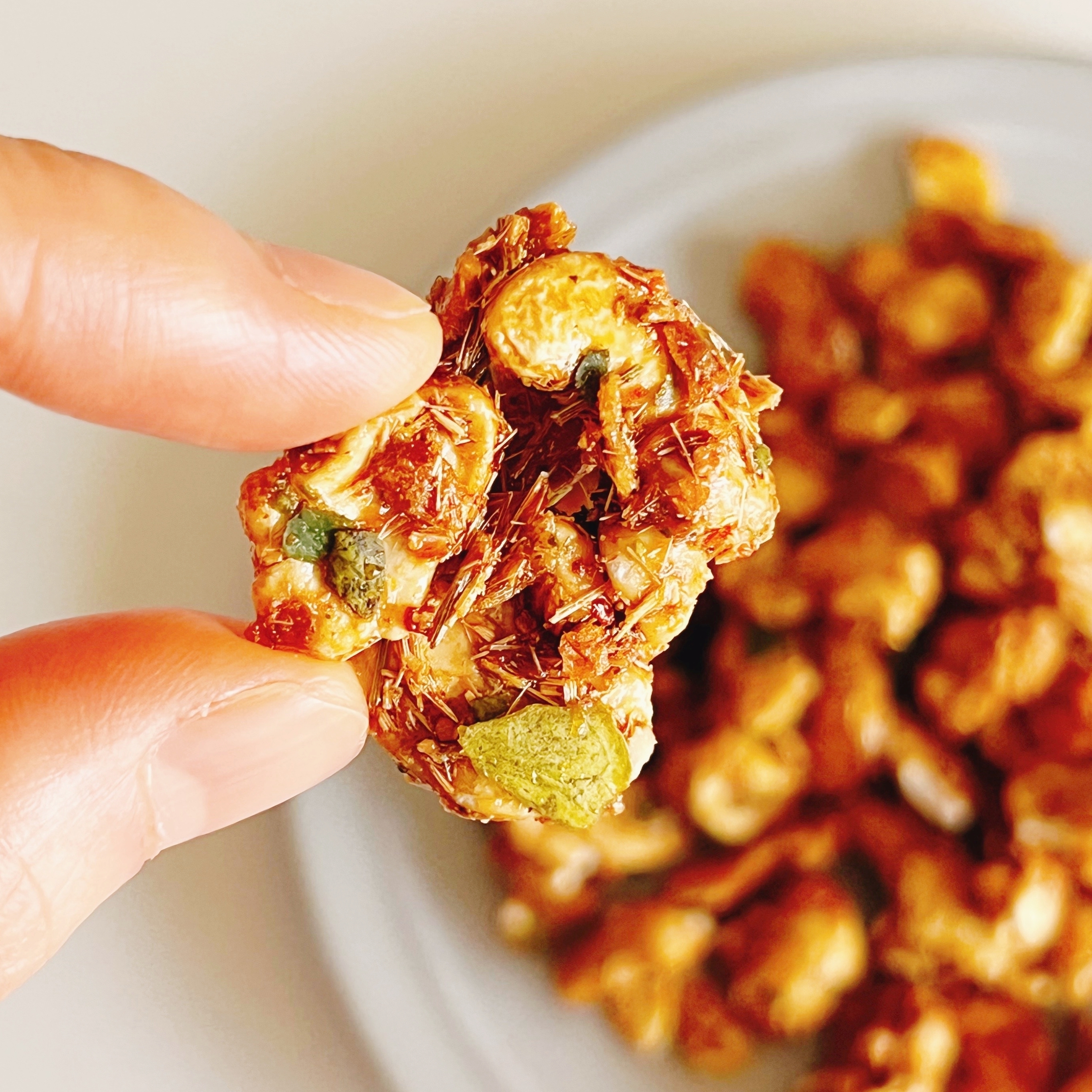 KALDI(カルディ)のオススメのスナック「オリエンタルクリスプ トムヤムカシューナッツ」