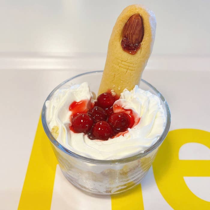 IKEA(イケア)のオススメの期間限定メニュー「ゾンビのグラススイーツ」