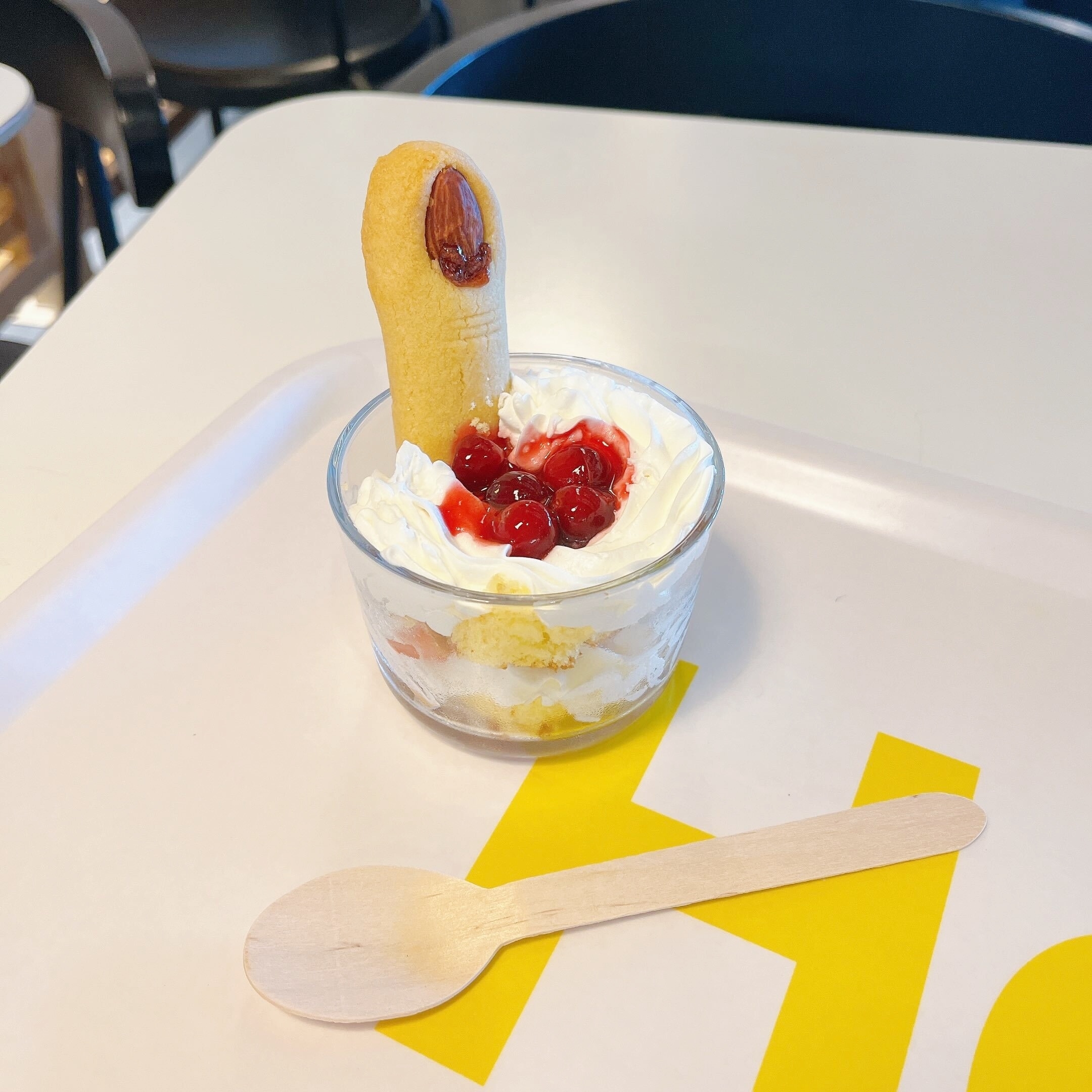 IKEA(イケア)のオススメの期間限定メニュー「ゾンビのグラススイーツ」