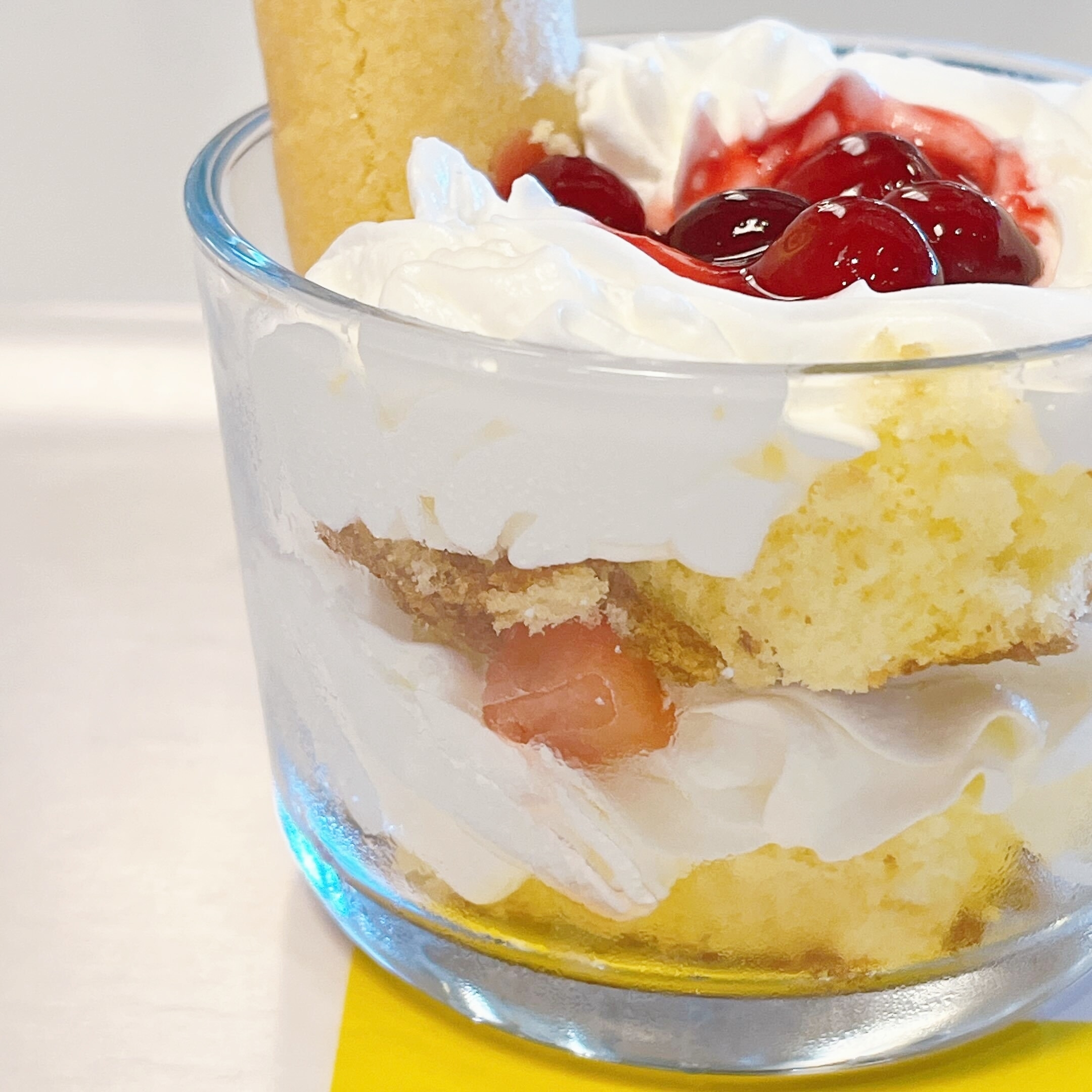 IKEA(イケア)のオススメの期間限定メニュー「ゾンビのグラススイーツ」