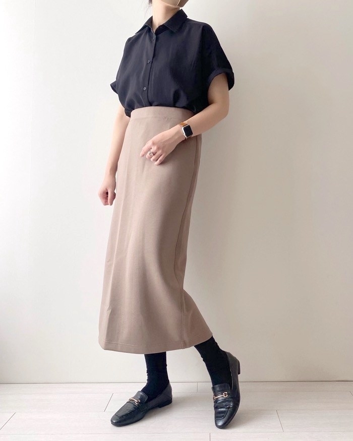 ユニクロのおすすめのスカート「ドライスウェットナローマキシスカート」