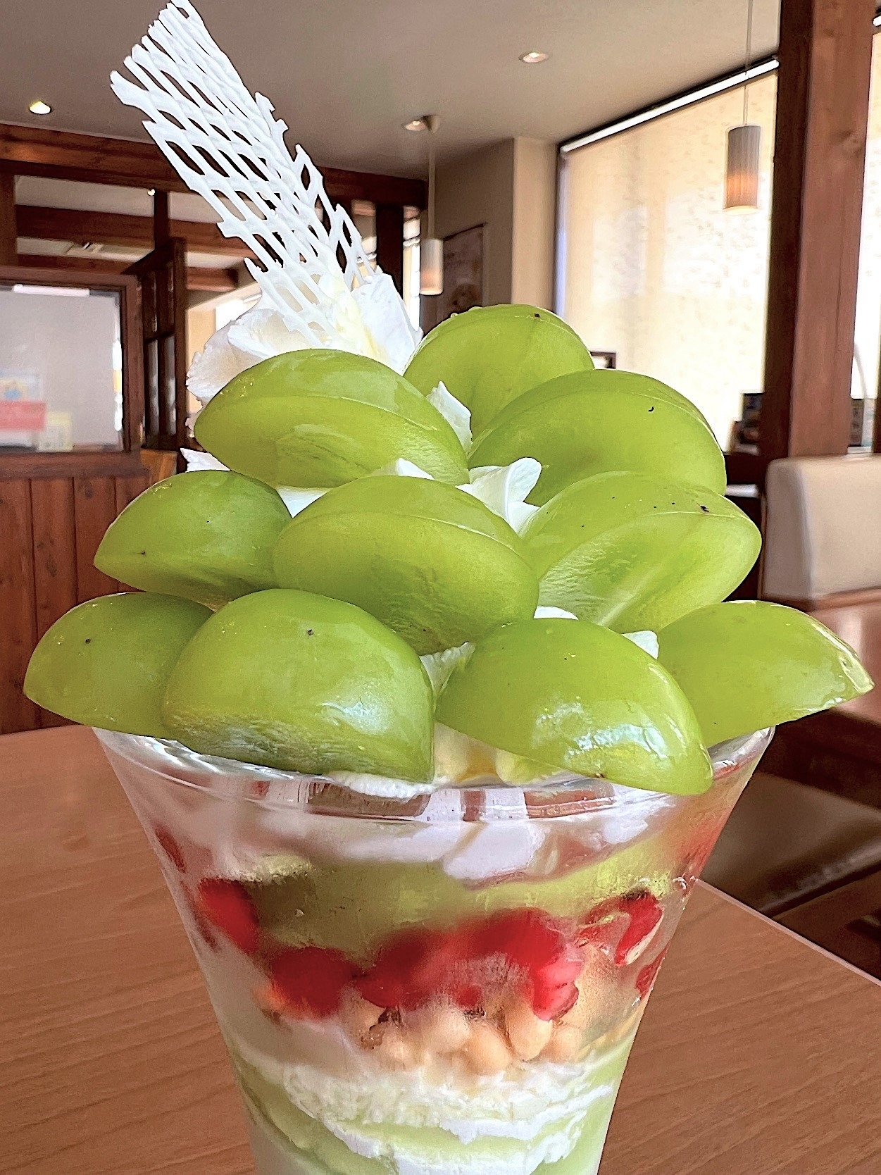 ココスのオススメの商品「シャインマスカットパフェ」