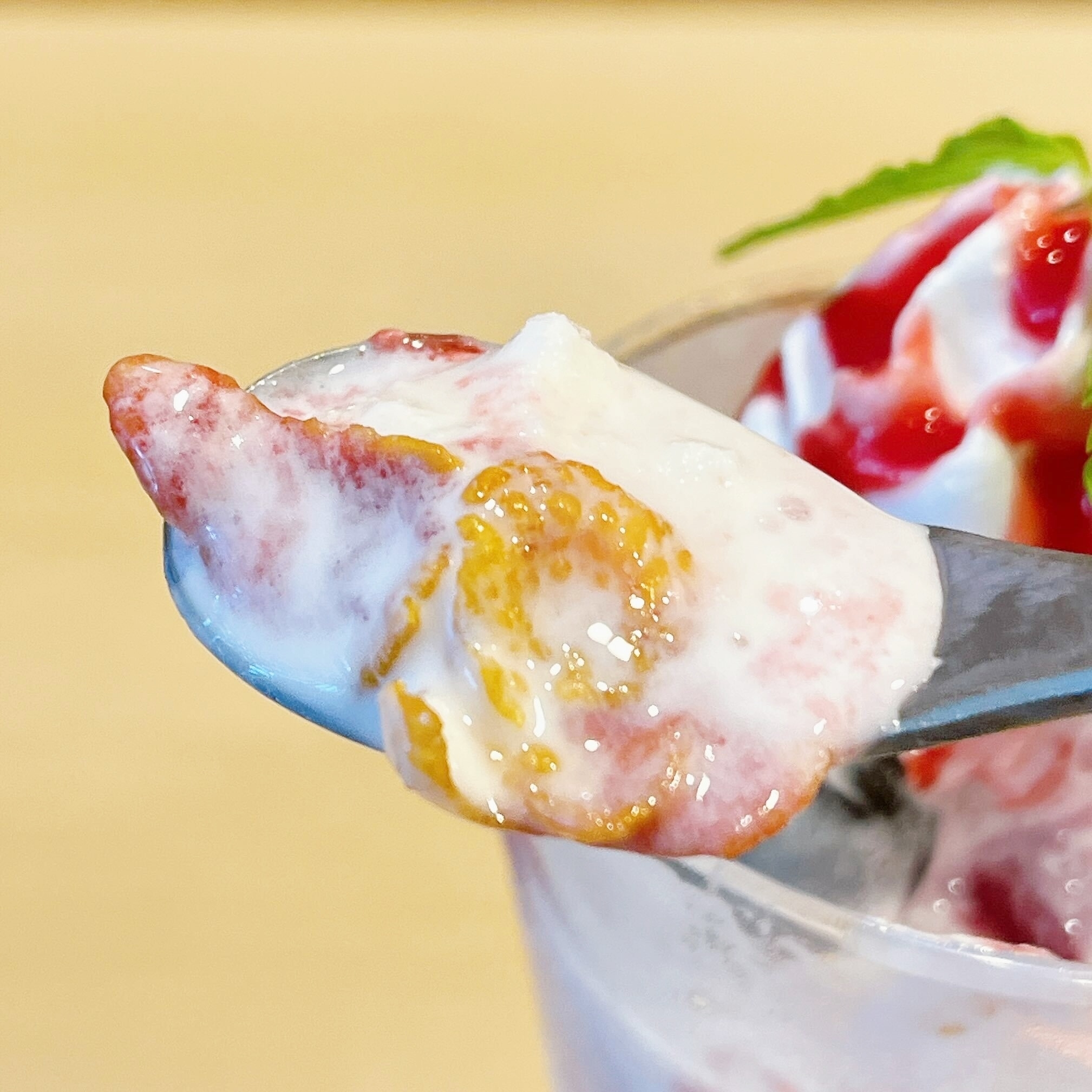 ジョナサンのオススメの期間限定メニュー「季節のジョナパフェ(ぶどう)」