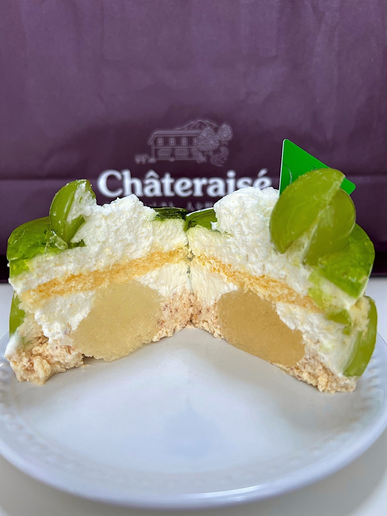 シャトレーゼのオススメの商品「プレミアムフレジェ 山梨県産シャインマスカット」