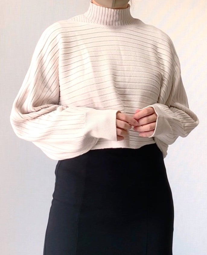 GU(ジーユー)のおすすめトップス「マルチウェイセーター(長袖)」