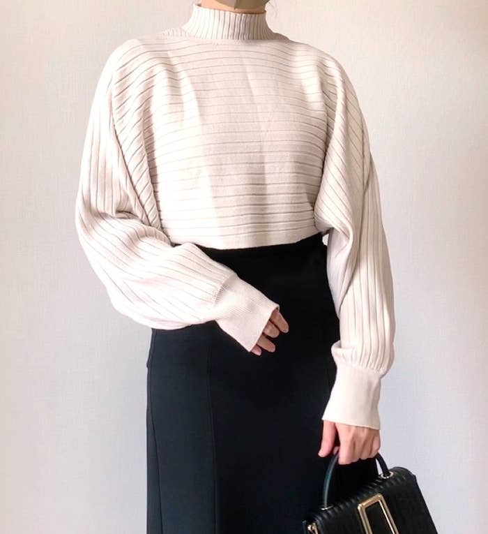 GU(ジーユー)のおすすめトップス「マルチウェイセーター(長袖)」