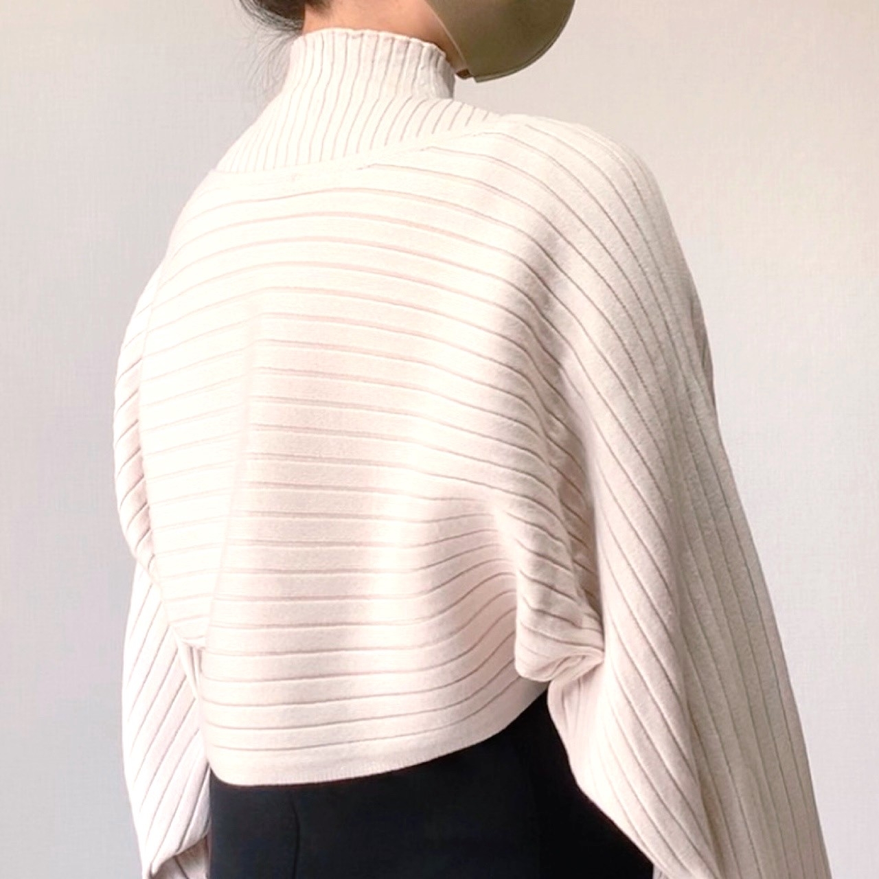 GU(ジーユー)のおすすめトップス「マルチウェイセーター(長袖)」