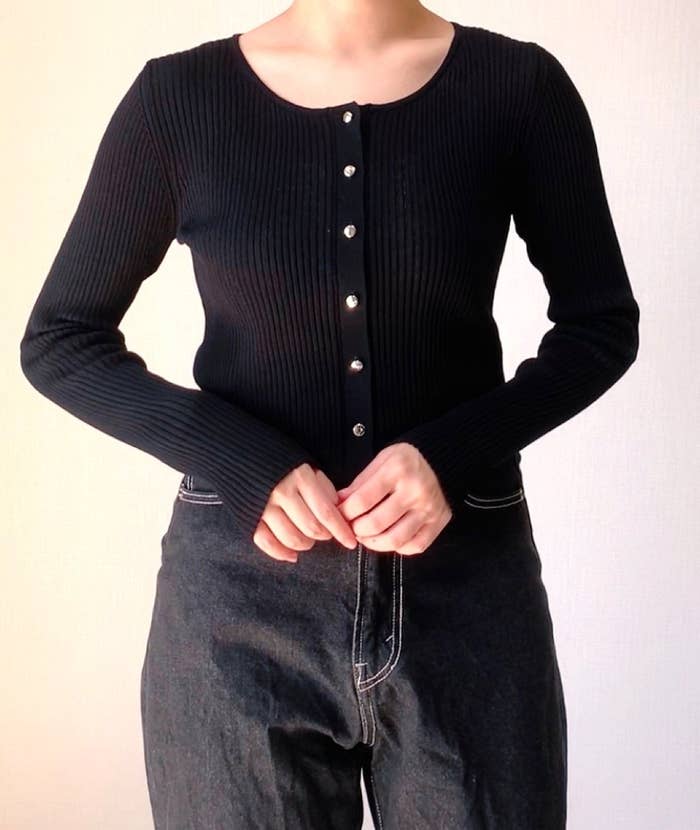 GU（ジーユー）のおすすめカーディガン「シアーショートカーディガン（長袖）」