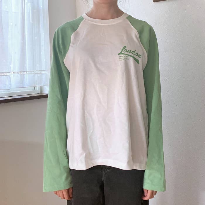 ZARA(ザラ)のおすすめトップス「テキストウォッシュ加工Tシャツ」