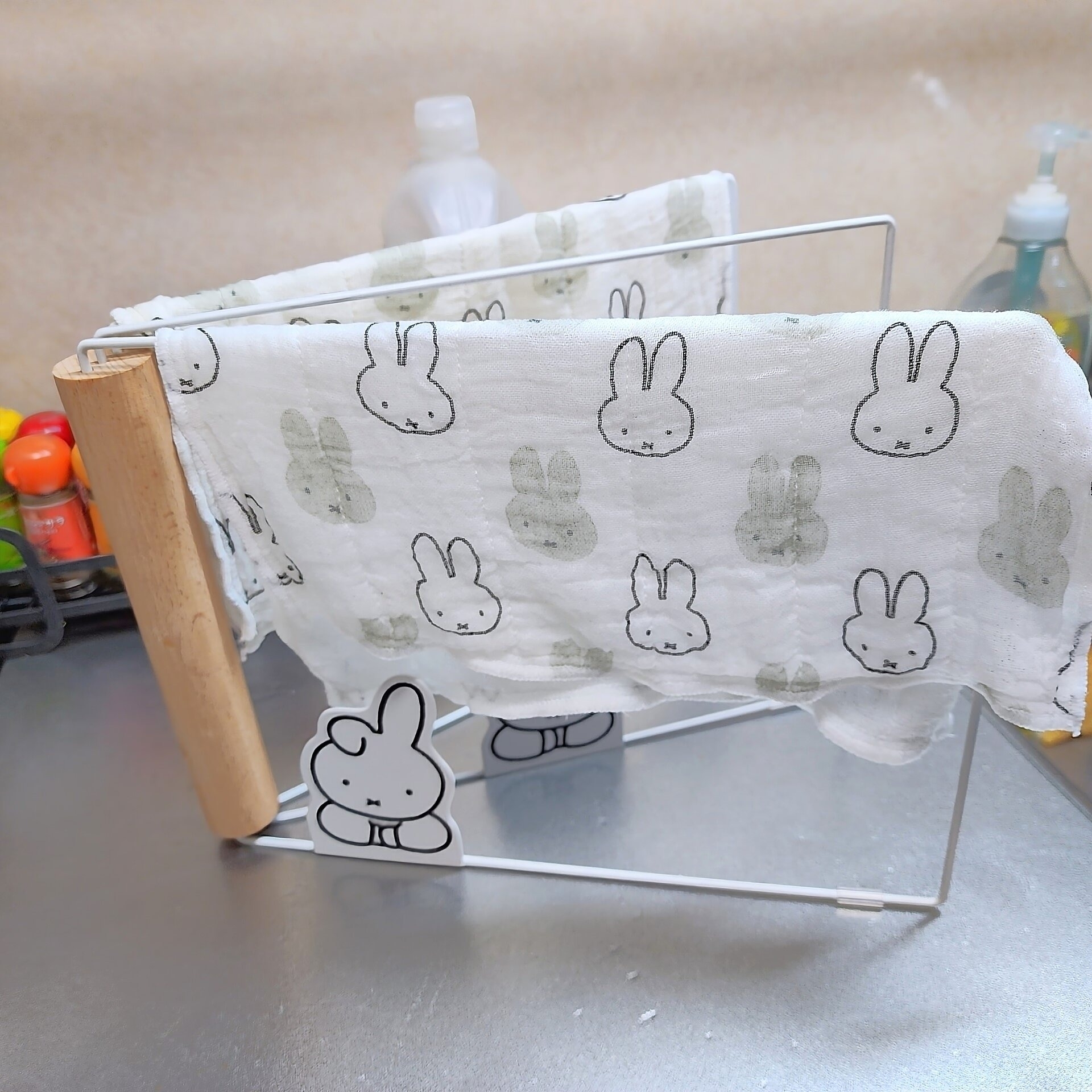 NITORI（ニトリ）のおすすめ雑貨「miffy ミッフィー 布巾ハンガー」