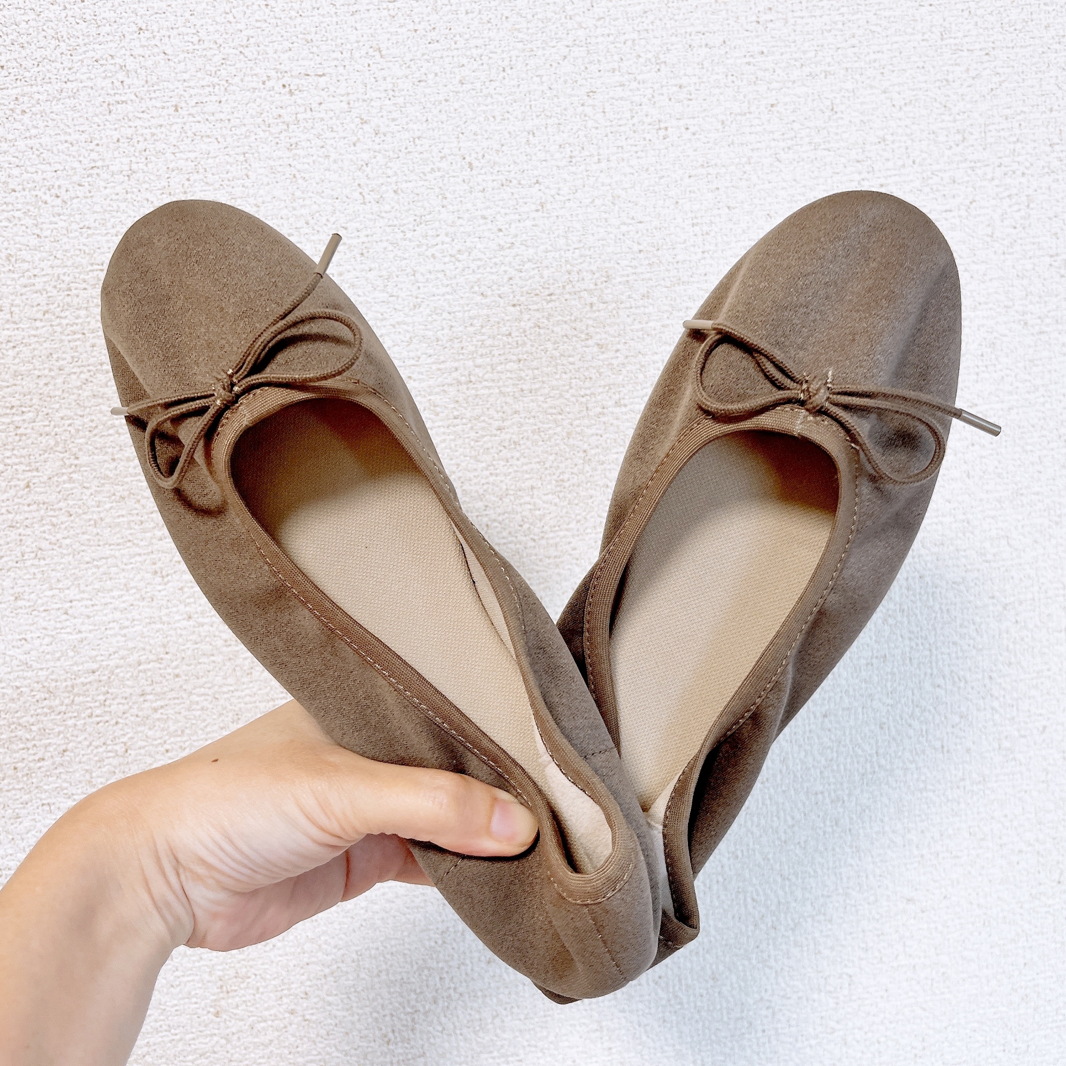 無印良品のおすすめファッション小物「撥水 リボンバレエシューズ」