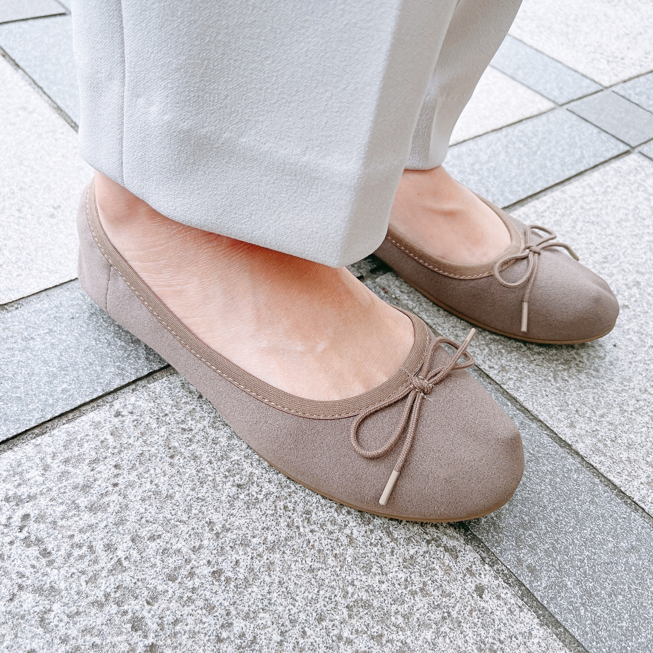 無印良品のおすすめファッション小物「撥水 リボンバレエシューズ」