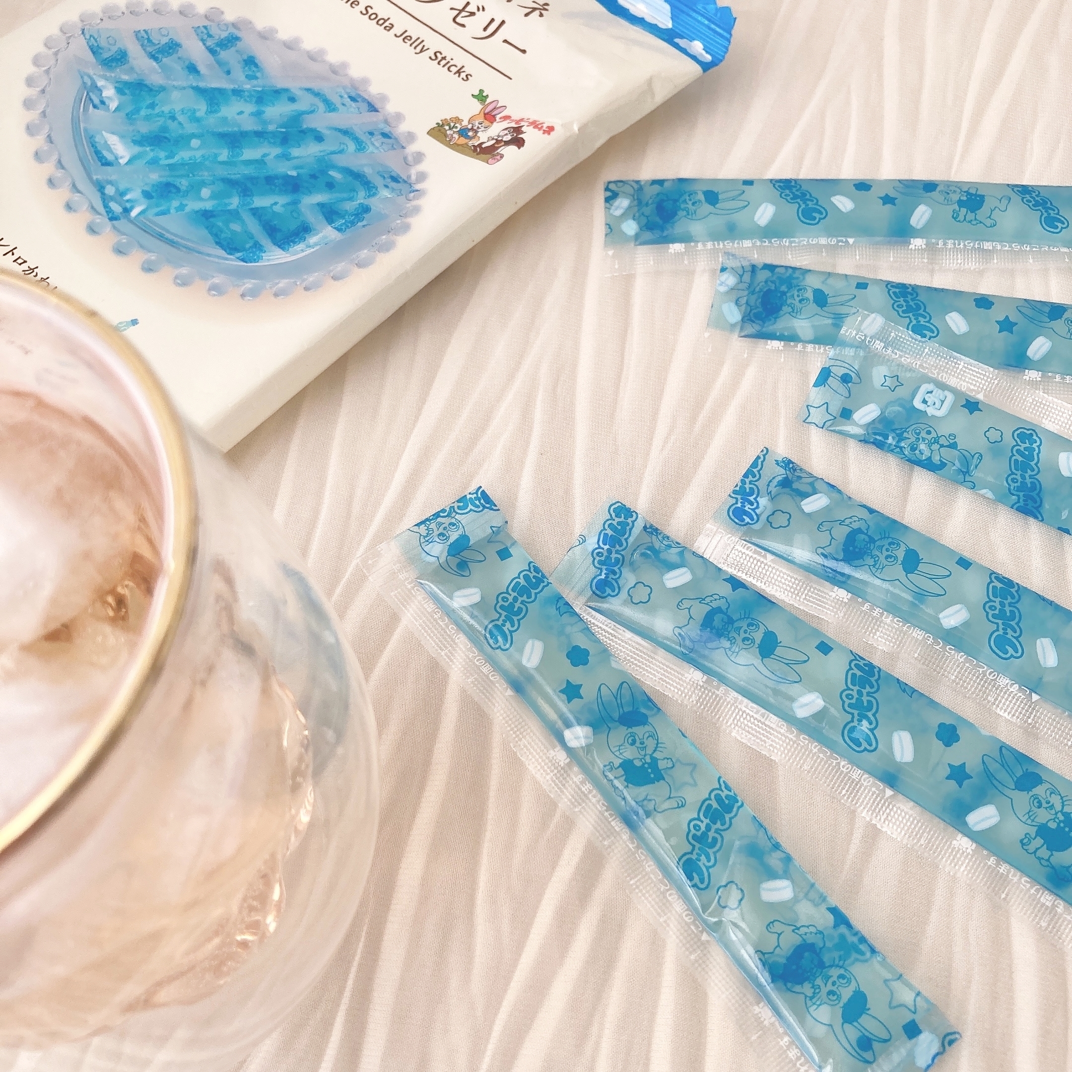 LAWSON(ローソン)のオススメのゼリー「クッピーラムネスティックゼリー 6本」