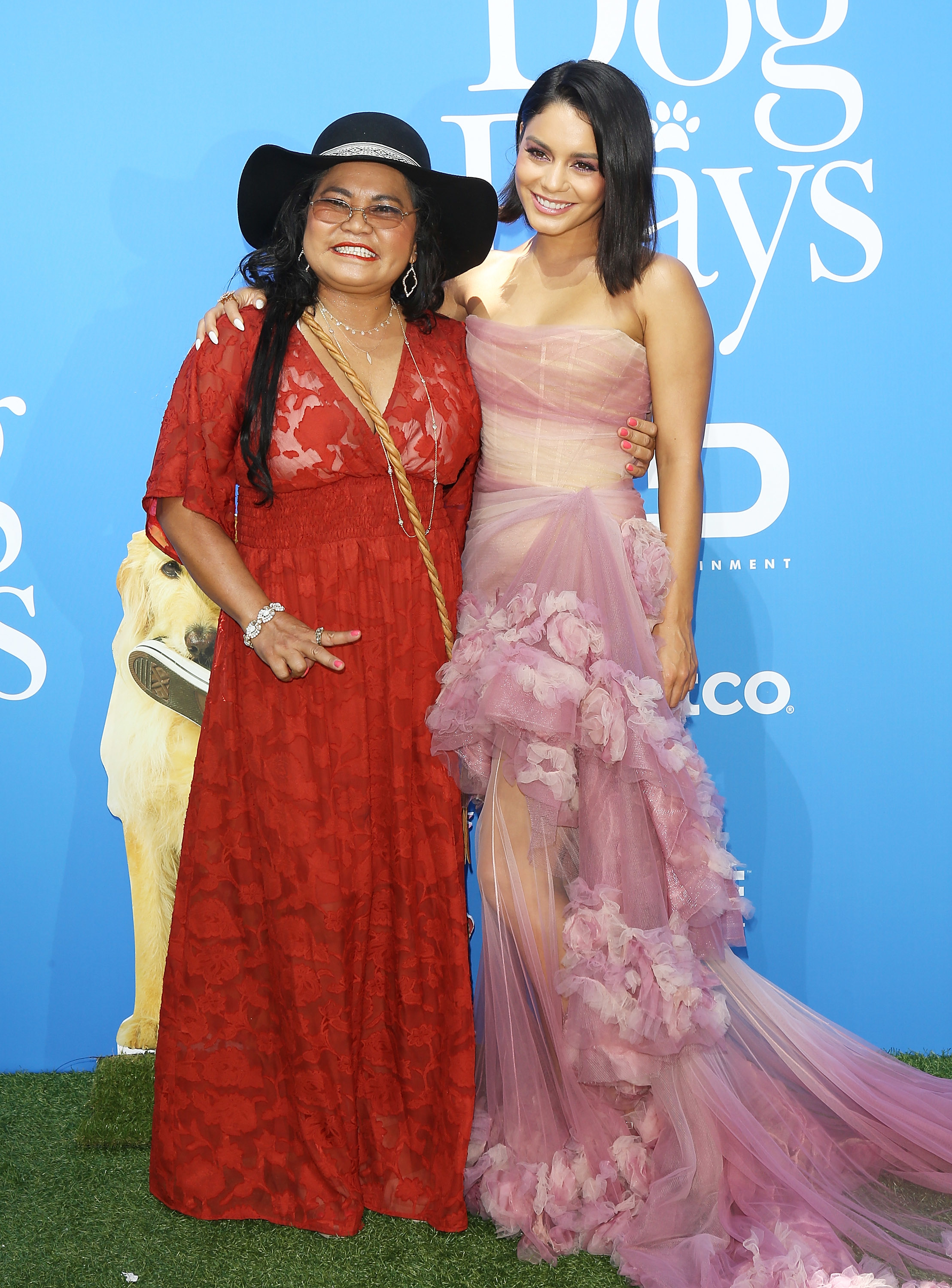 vanessa and her mom at an event