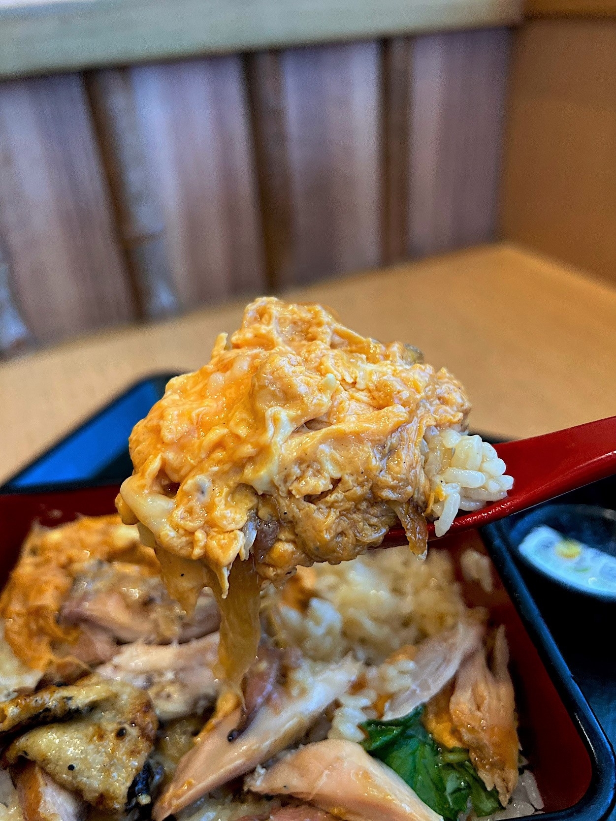 なか卯のオススメの商品「ほろチキ親子重」